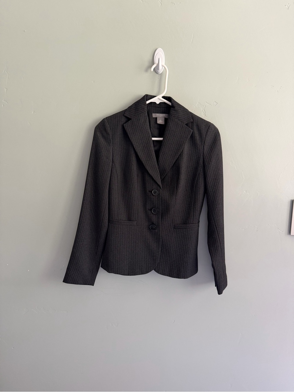 Ann Taylor Petites women pant suits in Grey - Size OP